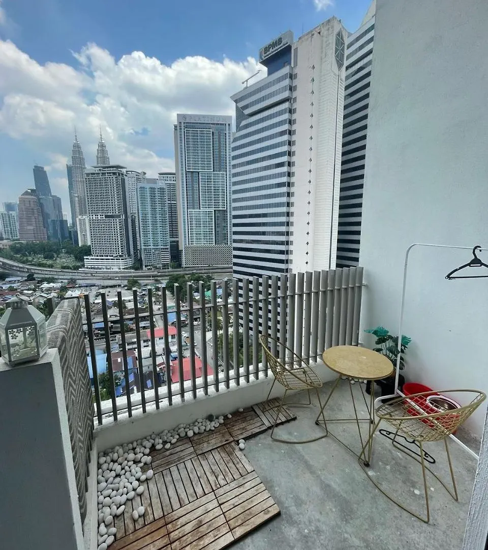 Infinitum Suites By The Colony & Luxe Klcc Apartmán